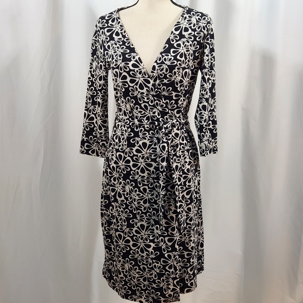 DIANE von FURSTENBERG Julian Two WRAP DRESS Halo Petals Black Flowers Cl…
